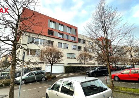 pronájem bytu 2+kk, metro Prosek, lodžie, Praha 9 – Prosek, zařízený