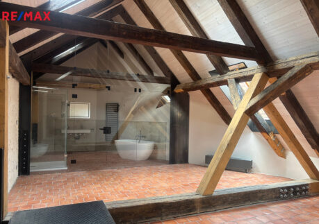 Pronájem podkrovního bytu 2kk, 122m2 – Havelská, Praha 1