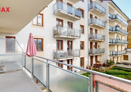 Pronájem 2+kk s balkonem a garáží, Praha 3 Žižkov