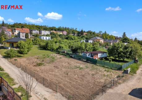 Prodej pozemku pro bydlení, 832 m², ul. Luční, Libčice nad Vltavou, okres Praha-západ