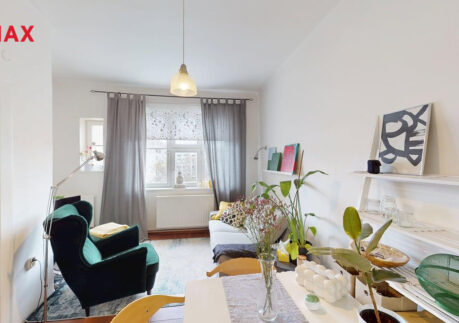 Prodej bytu 2+kk v ulici Komunardů, Praha Holešovice, 50 m2, sklep, malý balkon