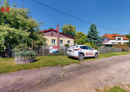 Prodej chaty (3+kk) se zahradou a zahradním domkem, Vlkov nad Lesy, obec Běrunice, okres Nymburk