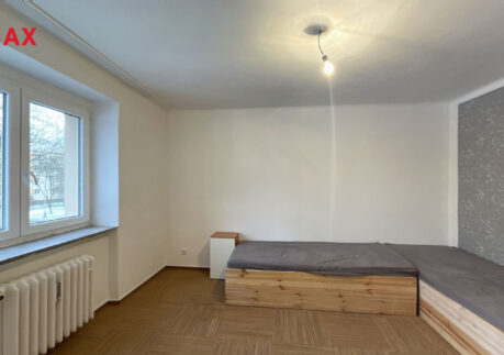 Dlouhodobý pronájem bytu 1+1, 32 m2, Vítězná ul., Kladno