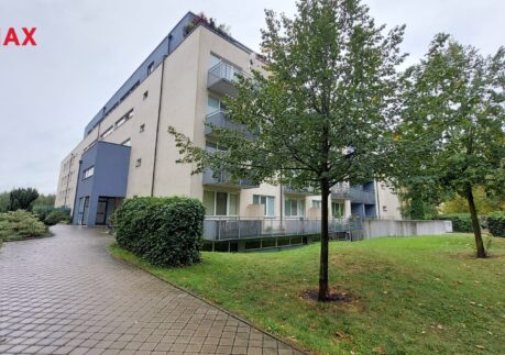 Pronájem prostorného 3kk v Praze Hostavicích