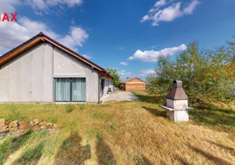 Prodej rodinného domu 4+kk s rozlehlou zahradou 1092 m2, Zichovec, KP Slaný