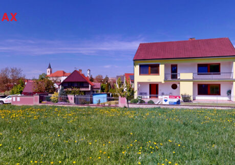 Prodej rodinného domu 6+1 se zahradou, sklepem a garáží, Krásná Hora nad Vltavou,