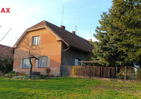 Prodej domu s rozlehlým pozemkem k bydlení i hospodaření