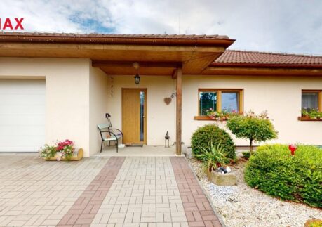 REZERVACE Prodej rodinného domu v obci Zvánovice – klid, soukromí a příroda kousek od Prahy