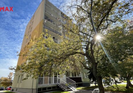 prodej bytu 2+kk po kompletní rekonstrukci, OV, Kladno – Hřebečská