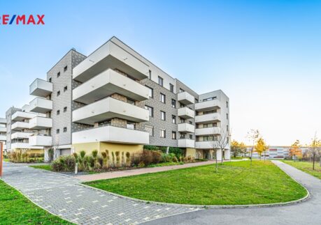 Prodej moderního bytu o dispozici 3+kk se soukromou terasou v projektu Malý Háj, Štěrboholy