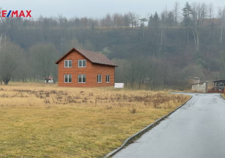 Prodej stavebního pozemku ( 942 m2) ve Zruči nad Sázavou s unikátním výhledem na řeku a zámek