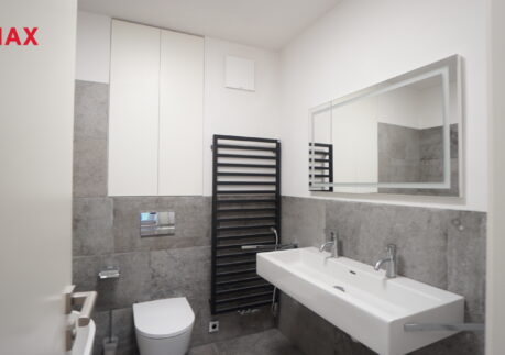 Prostorný byt 2+1 s balkonem v srdci Starého Města – Havelská ulice