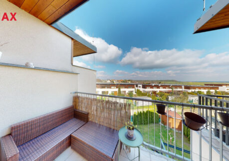 Prodej prostorného bytu 2+kk, dvě terasy a vlastní parkovací stání u domu, Ořešín, Buštěhrad