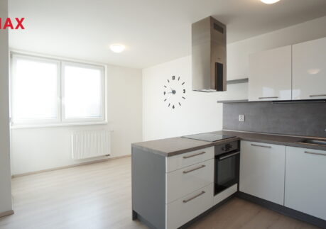 Podnájem bytu 2+kk, 56m2, s balkónem, sklepem a parkovacím stáním – Zbuzany, Praha-západ