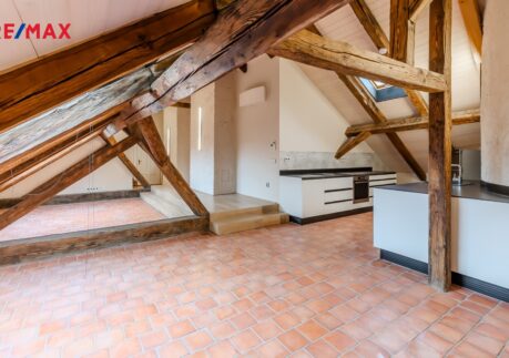 Pronájem atypického bytu v historickém domě