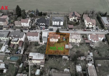 Stavební pozemek 705m2, všechny inženýrské sítě, Praha 5 Lochkov