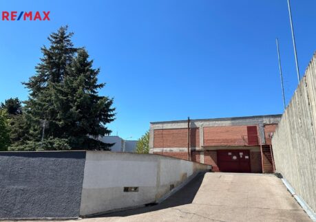 Pronájem garáže 18,6 m² ul. Navigátorů