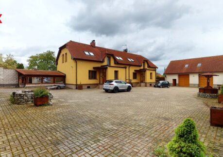 Velkorysé rodinné bydlení na pozemku 5 268 m² u Prahy | Radimovice