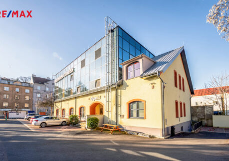 Podnájem reprezentativních kanceláří s možností parkování – Ústí nad Labem, Masarykova ul.