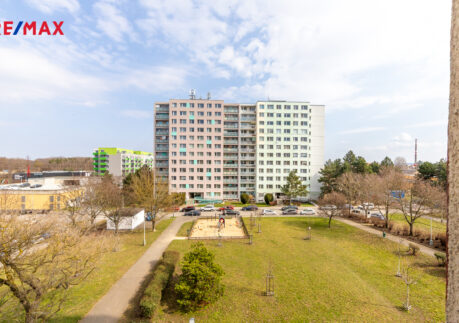 Krásný a světlý byt 2+kk po rekonstrukci, výtah – Praha 10