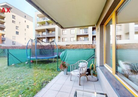 Prodej prostorného bytu 2+kk + 2x terasa, 2x zahrada, sklep, Praha 4 – Modřany