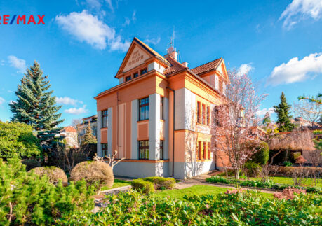 1920s GEM IN THE HEART OF VINOHRADY, PRAGUE