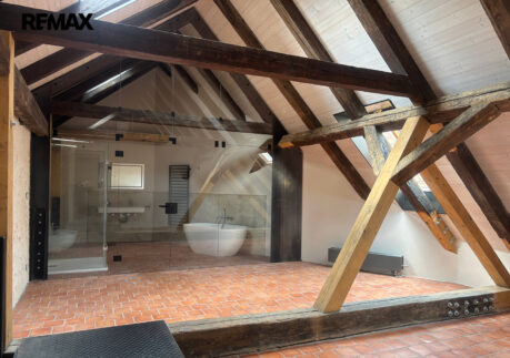Pronájem podkrovního bytu 2kk, 122m2 – Havelská, Praha 1