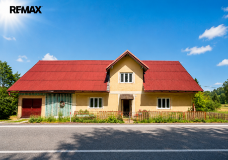 Rodinný dům 5+1 s pozemky 4 377 m² a potenciálem stavební parcely – Horní Olešnice