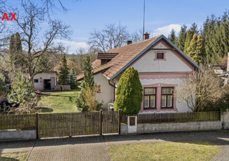 RODINNÝ DŮM 3+1 SE STODOLOU (59 m²), POZEMEK 1 112 m² – BUDIMĚŘICE