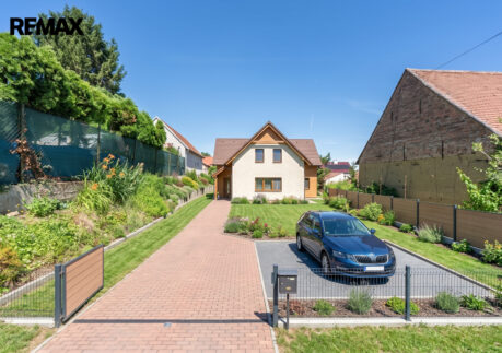 Pozemek 697 m² pro výstavbu rodinného domu v centru obce – Vnorovy