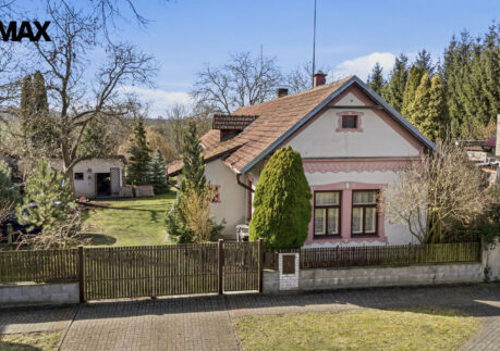 RODINNÝ DŮM 3+1 SE STODOLOU (59 m²), POZEMEK 1 112 m² – BUDIMĚŘICE