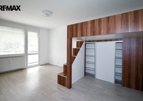 Prodej bytu 2+1, 63 m2, Poniklá