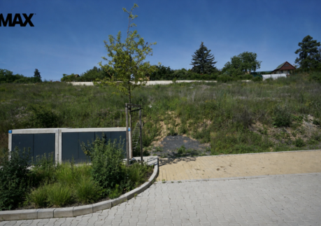Prodej stavebního pozemku 721m2, K Housličkám Praha 6 Lysolaje