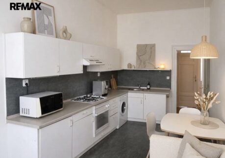 Pronájem bytu 1+1, 62 m², ul. Londýnská – Vinohrady
