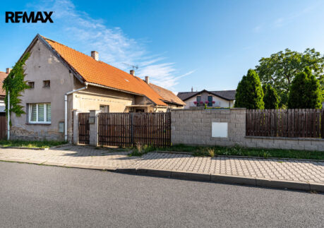 Rodinný dům 4+1 s pozemkem 905 m² v ulici Družstevní, Nehvizdy