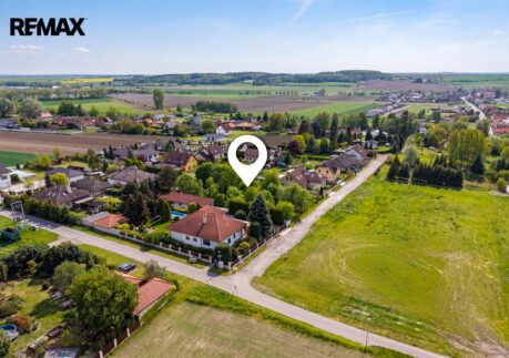 Prodej pozemku 1530 m2