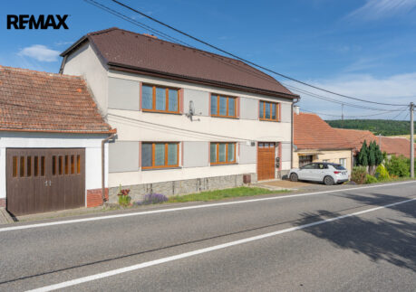 Rodinný dům 6+2 | 205 m² | pozemek 771 m² | garáž, průjezd a rozsáhlé zázemí | Nížkovice