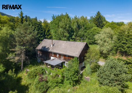 Rodinný dům k rekonstrukci se stodolou | Pozemek 1 442 m² | Vojtíškov