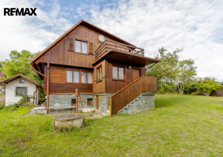 CHATA SE ZAHRADOU 1 019 m² A MOŽNOSTÍ DOKOUPENÍ STAVEBNÍHO POZEMKU 846 m² | SKUHEŘ U KAMENICE