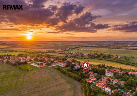 Rodinný dům s velkorysým pozemkem a širokým spektrem využití. Budiměřice, Nymburk
