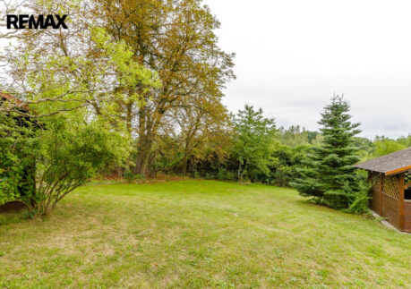 Stavební pozemek 804 m², Skuheř – Kamenice, Praha-východ