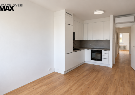 Pronájem nového podkrovního bytu 2+kk s terasou, 42 m² – Praha 6, Dejvice