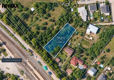 Prodej slunného pozemku  1 100 m² v exkluzivní lokalitě Beroun – Závodí